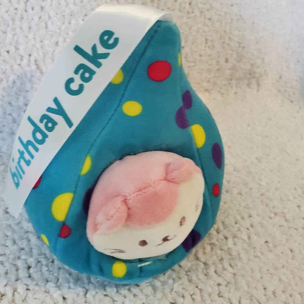 Anirollz Mini Plush Outfitz Toy: Birthday Cake Kiss